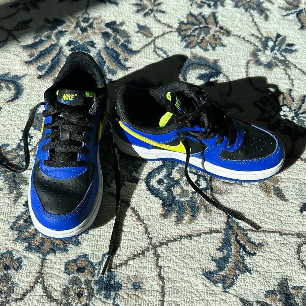 Youth Nike Force 1